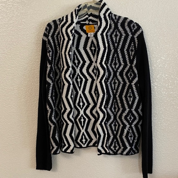 Ruby Rd. Black and White Geometric Cardigan - Picture 7 of 10